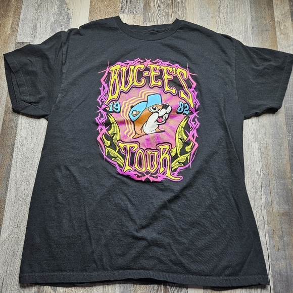 Buc-ee's World Tour tshirt Size 2X - Picture 1 of 5